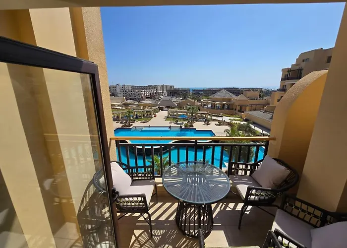 Luxury S & Pool View, Apartment