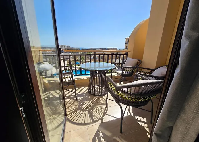 Apartment Luxury S & Pool View,