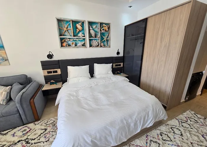 Apartment Luxury S & Pool View, *
