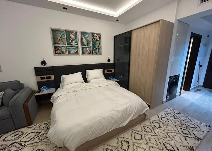 Apartment Luxury S & Pool View, *