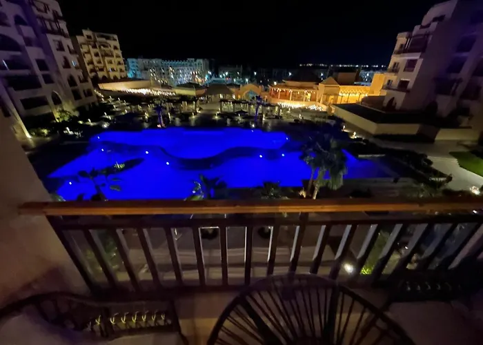 Apartment Luxury S & Pool View,