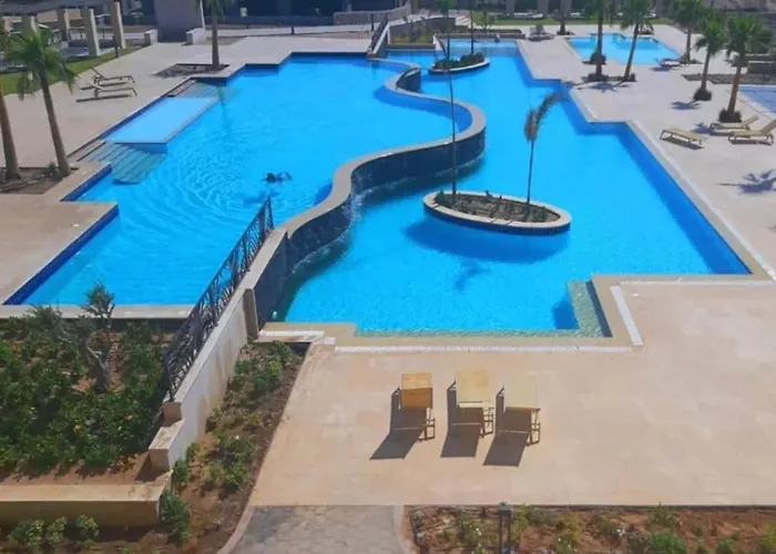 Luxury S & Pool View, *